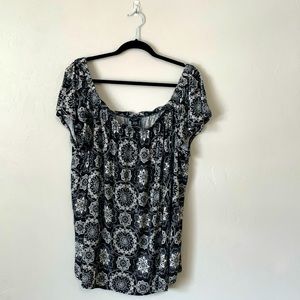 Torrid, black, print, scoop or off the shoulder top size 3X